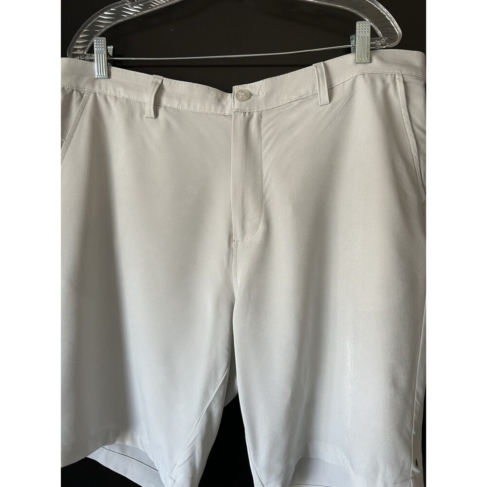 Men's Size 38 Shorts Light Kahki Color In Soft Polyester Blend Fabric. Pockets.